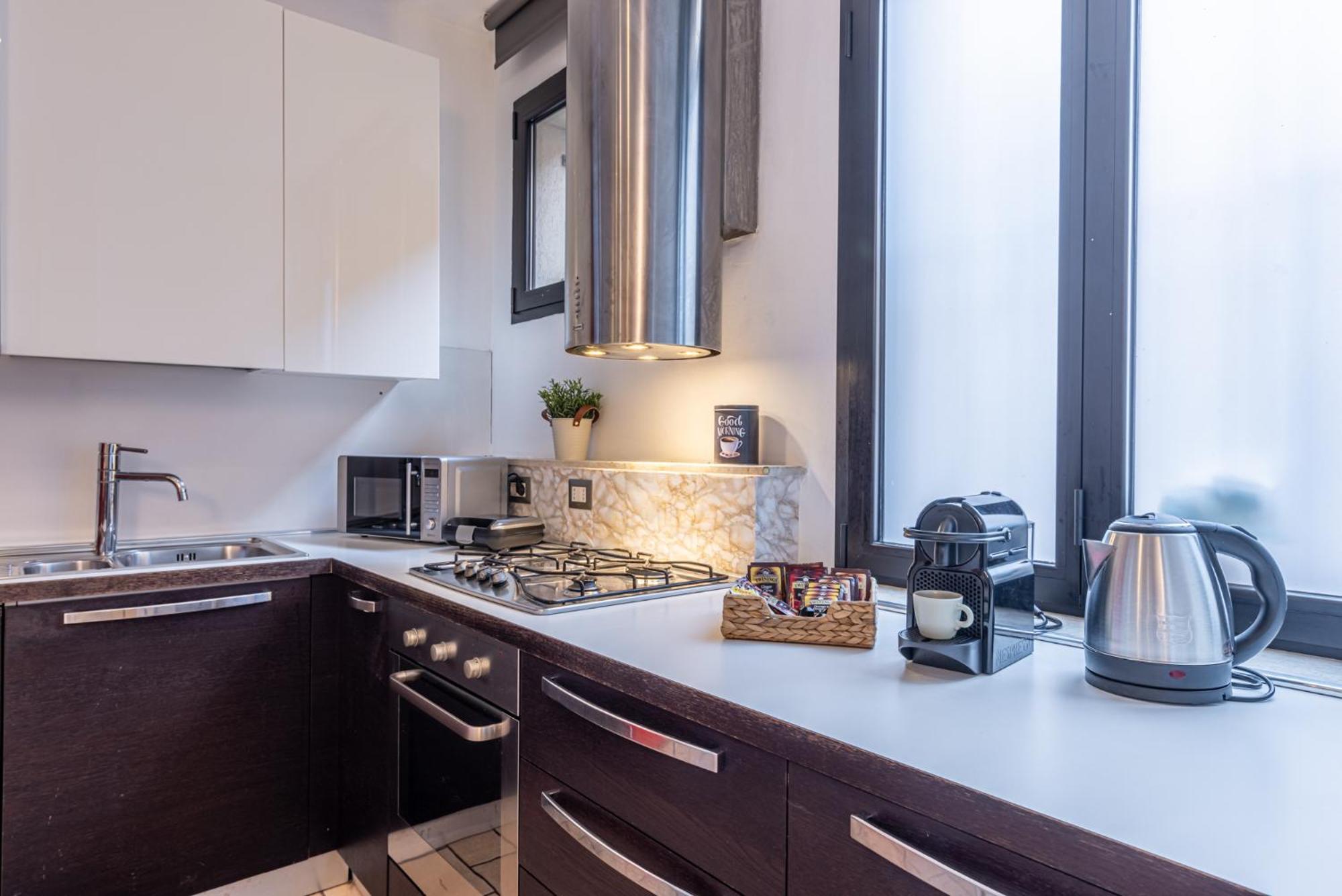 Romantic Suite Navigli - 15Min Duomo - Free Parking Milão Exterior foto